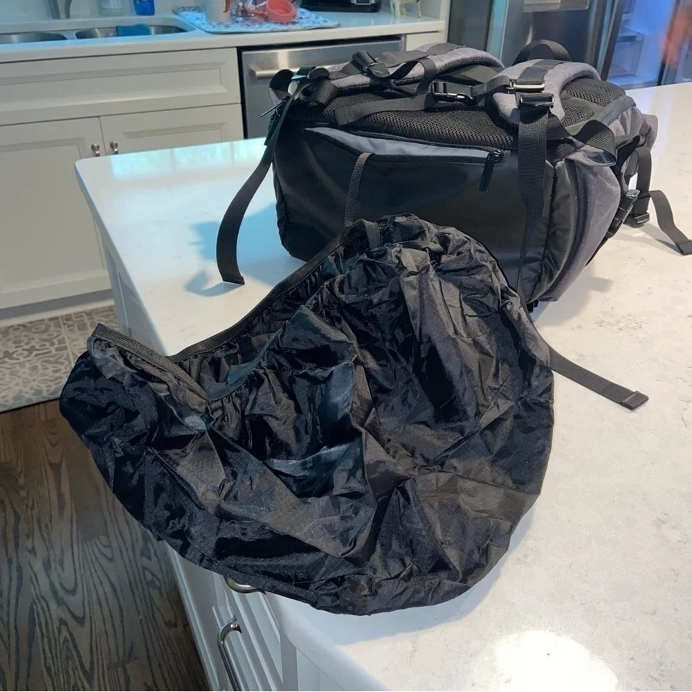 BAGSMART Large Grey Camara backpack bag w/ compartments